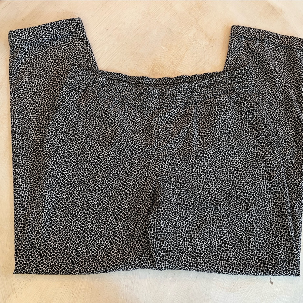 Chico's Mini Animal Pull-On Pants Black / White, Size 00